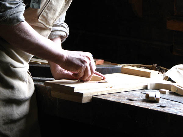 Nuestra <strong>carpintería de madera en  Pera (La)</strong> es una empresa de <strong>herencia familiar</strong>, por lo que  contamos con gran <strong>experiencia </strong>en la profesión.